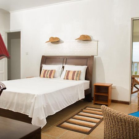 Villa Kayola - Self Catering Pointe La Rue 外观 照片
