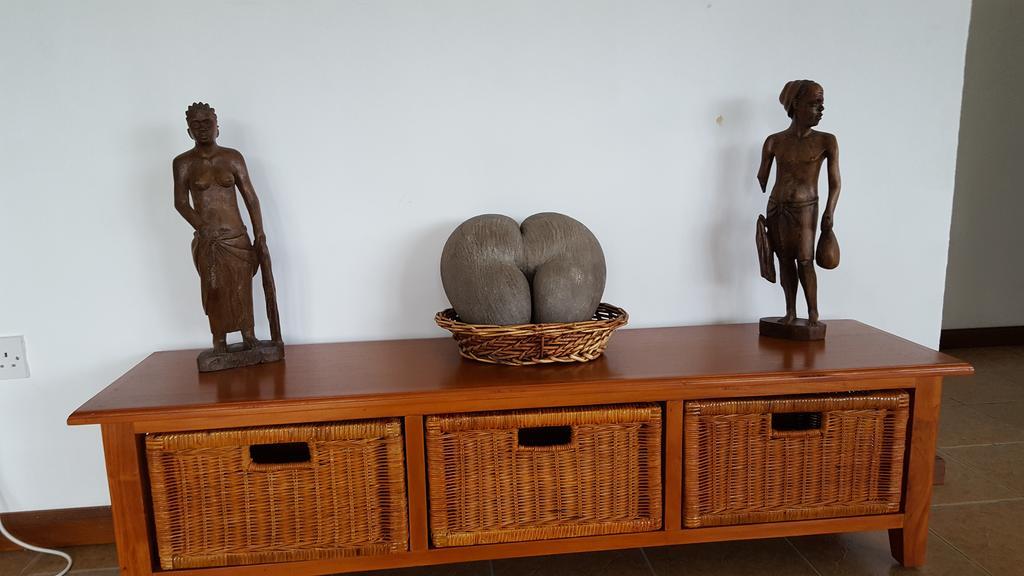 Villa Kayola - Self Catering Pointe La Rue 外观 照片