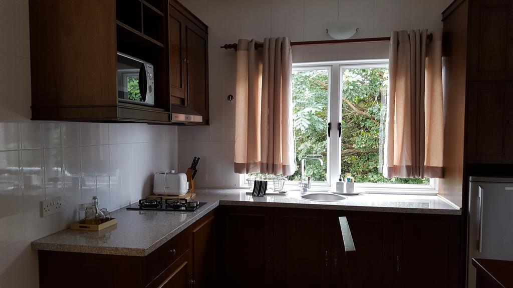 Villa Kayola - Self Catering Pointe La Rue 外观 照片