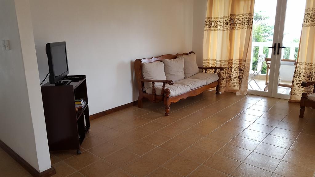 Villa Kayola - Self Catering Pointe La Rue 外观 照片