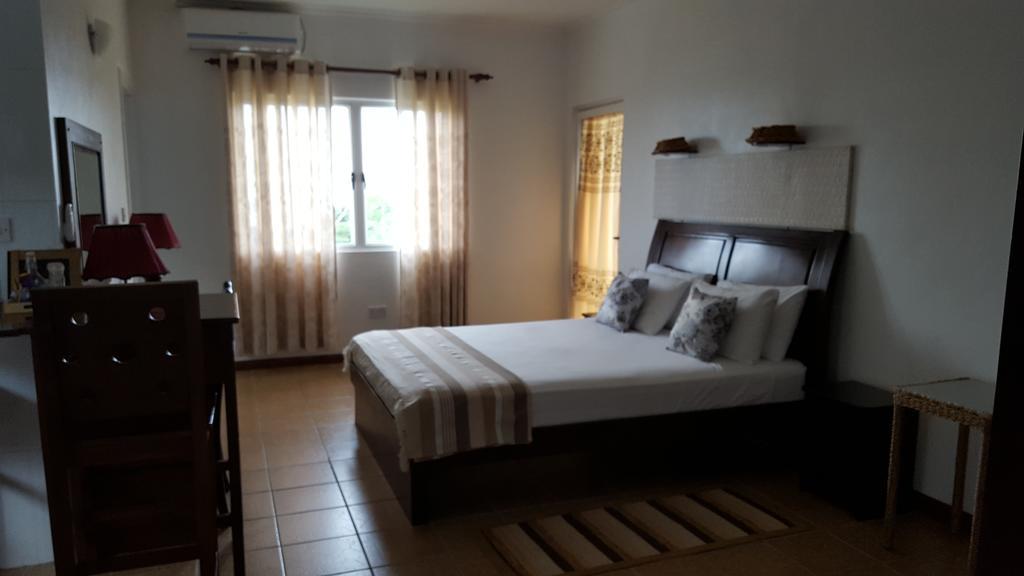Villa Kayola - Self Catering Pointe La Rue 外观 照片