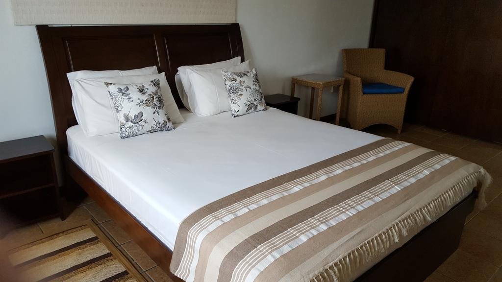 Villa Kayola - Self Catering Pointe La Rue 外观 照片