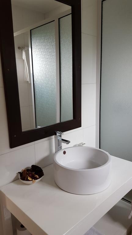 Villa Kayola - Self Catering Pointe La Rue 外观 照片