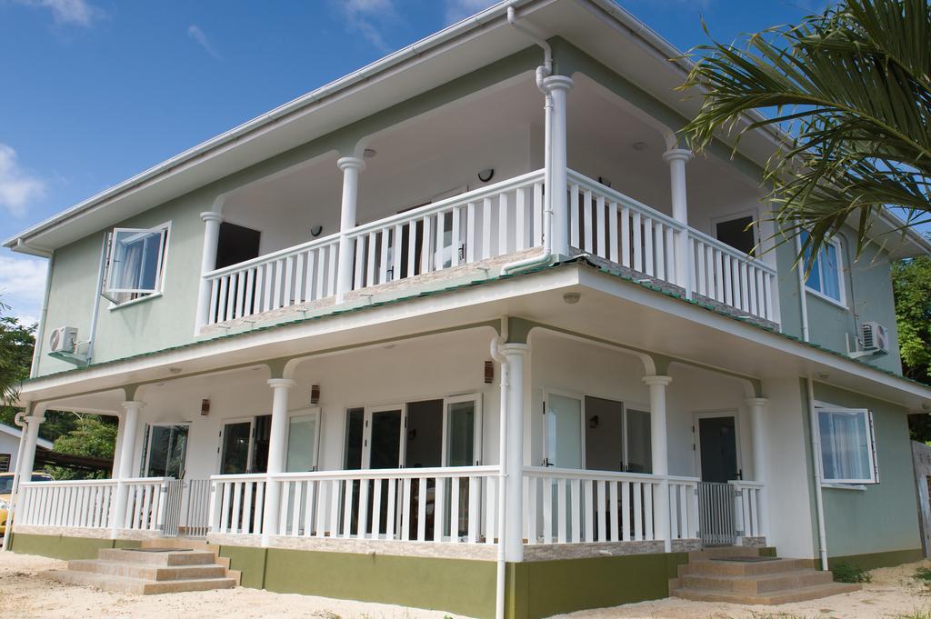 Villa Kayola - Self Catering Pointe La Rue 外观 照片